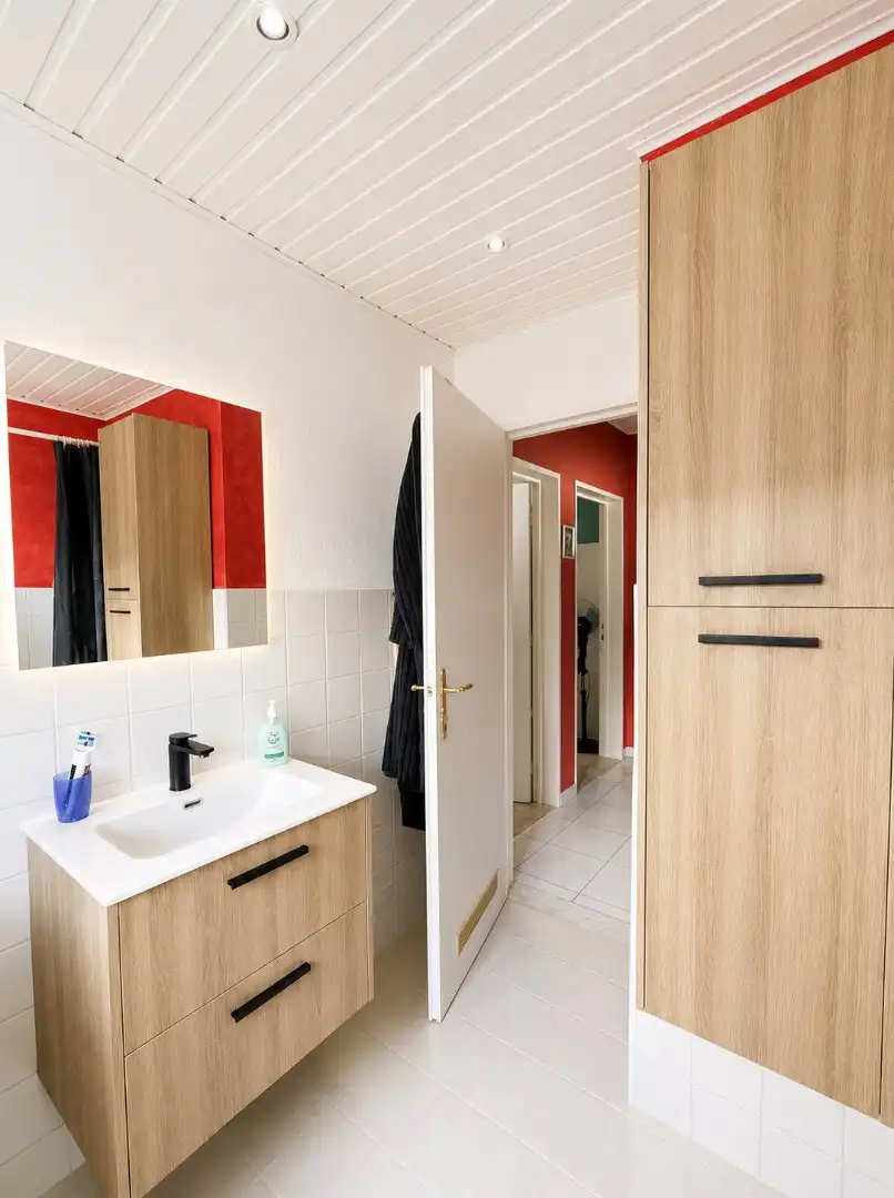 Ruim appartement met 2 slaapkamers en inpandige parking foto 9