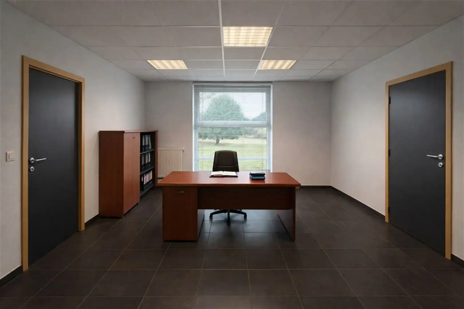 Industriële site met volledig verhard buitenterrein  foto 7