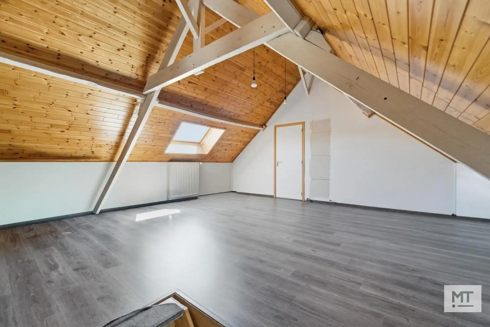 Ruime, instapklare woning met loods in het centrum van Wervik foto 28