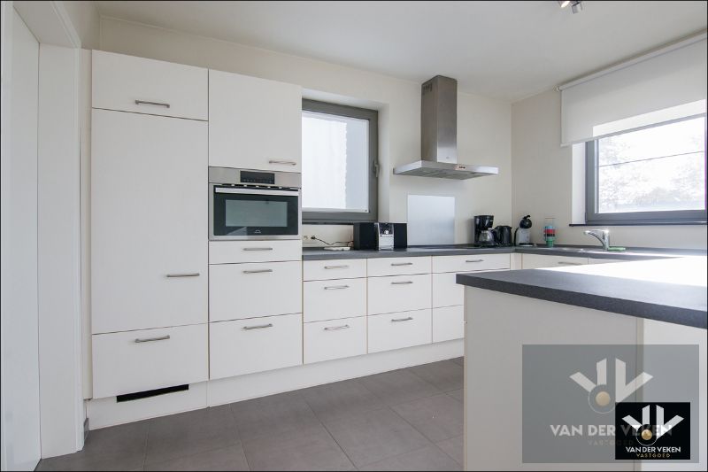 Moderne Gezinswoning aan de rand van de natuur foto 11