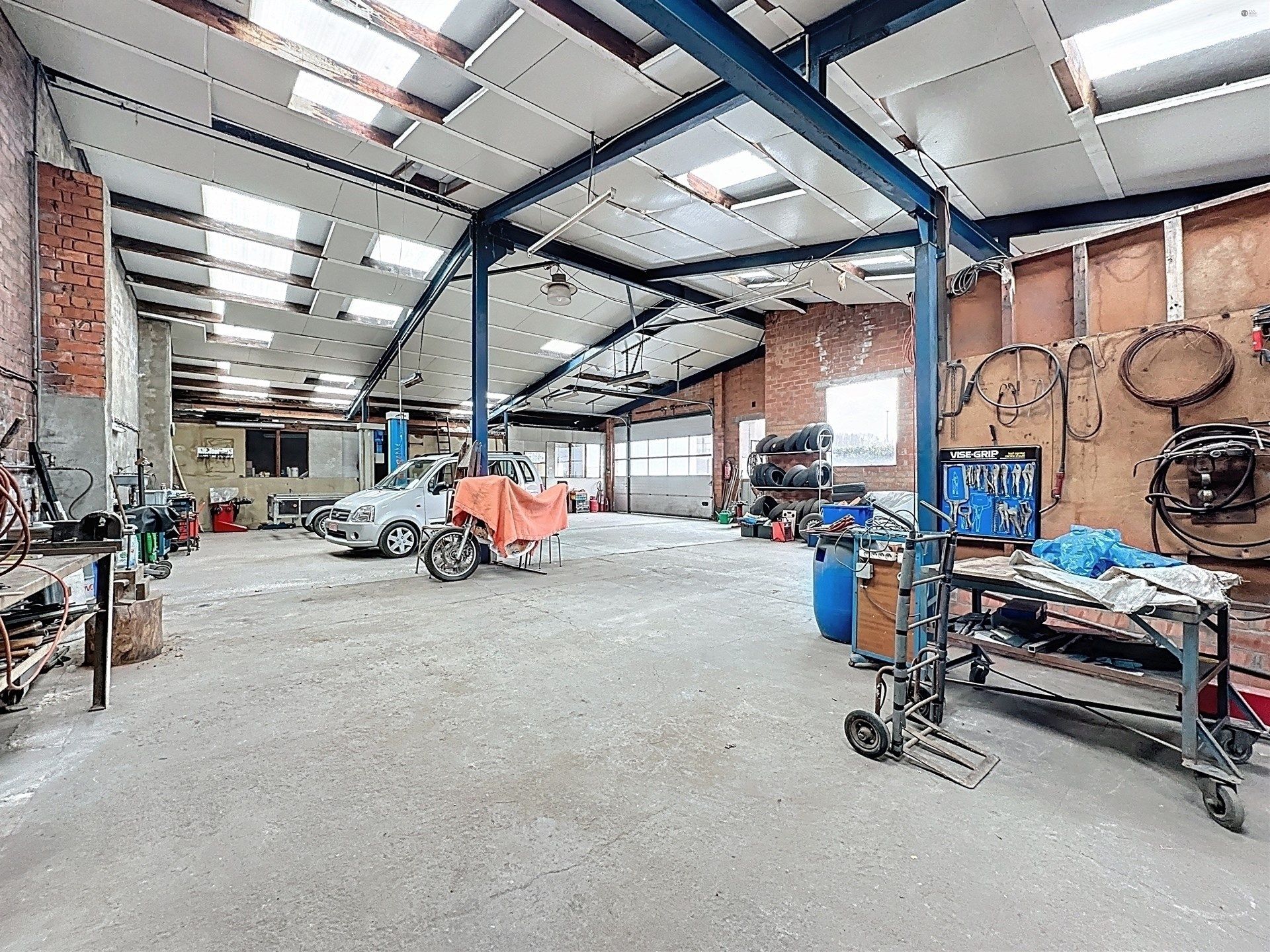 te renoveren woning met magazijn (220m²) op perceel van 1340m² foto 22