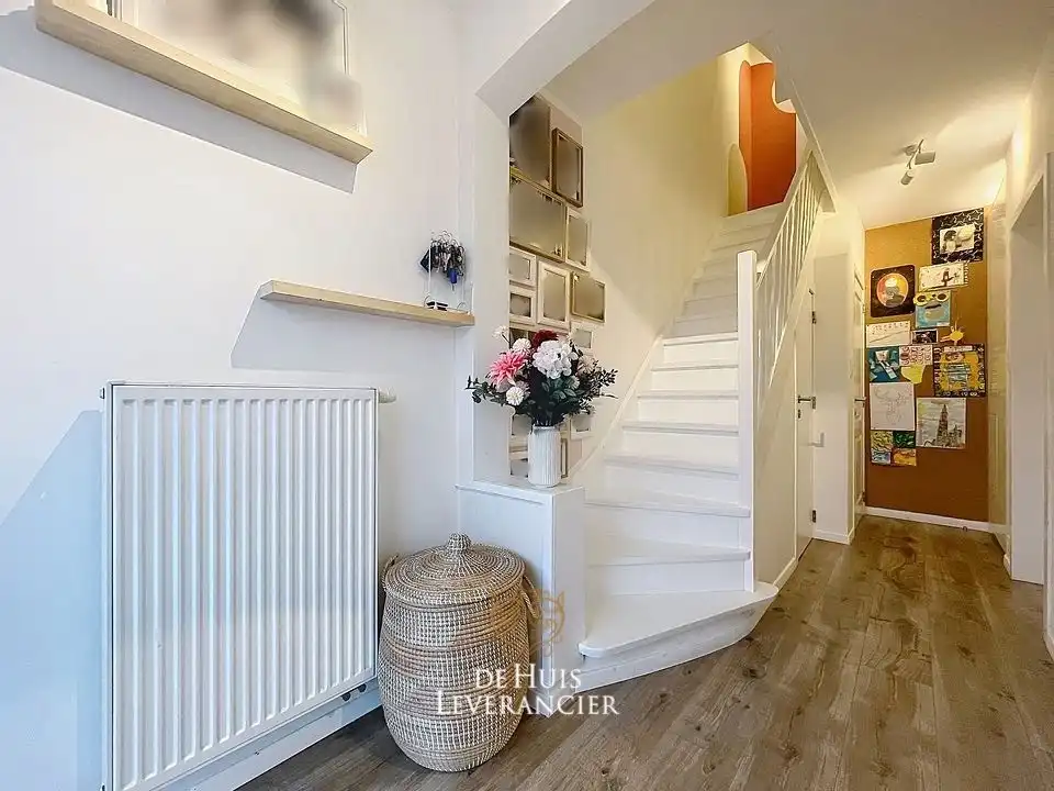 B&B Moment ELSDONK: Stijlvol gerenoveerde gezinswoning met 4 slpks en tuin, EPC Label B foto 4