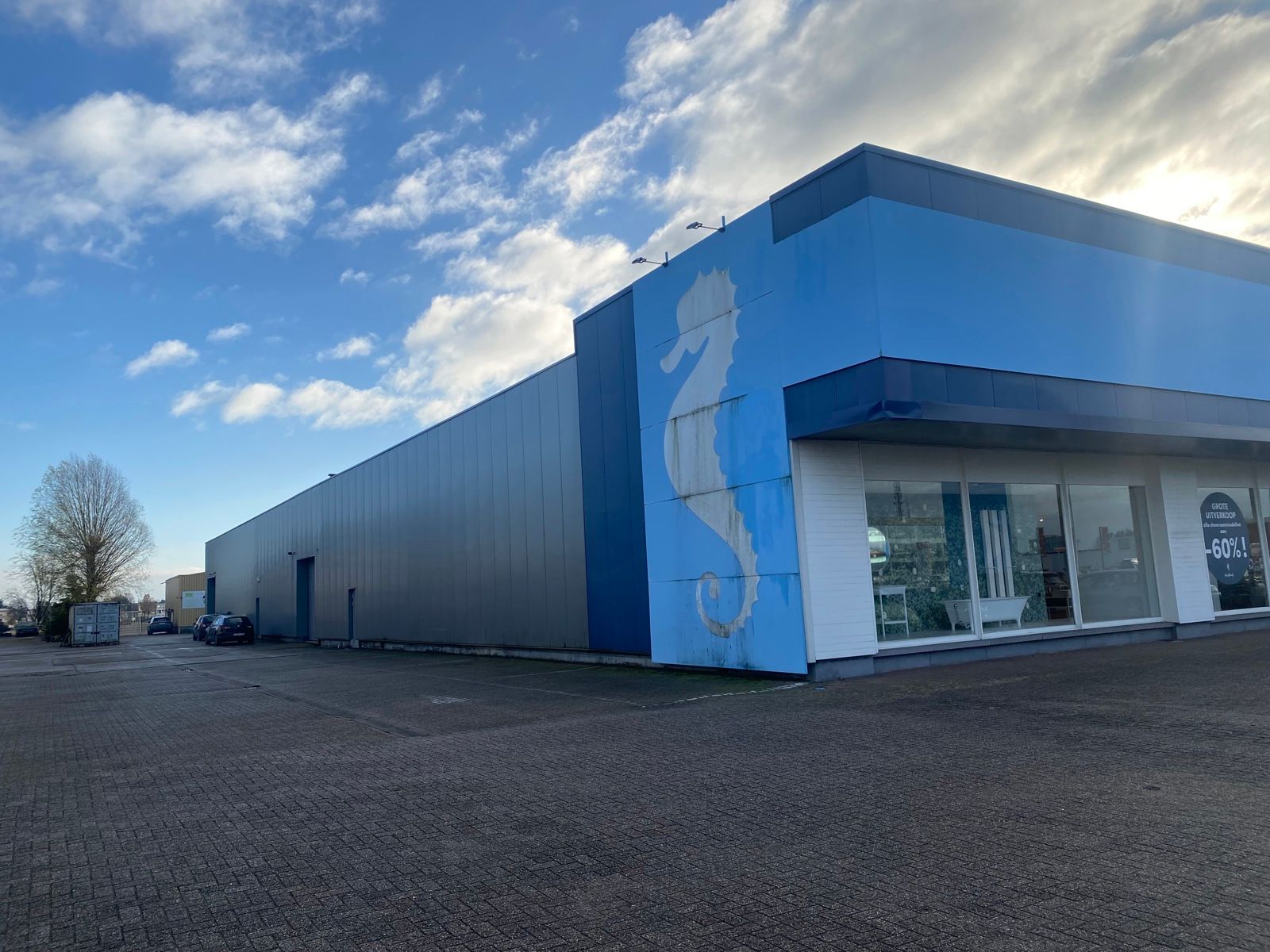 Te Huur: Toonzaal van ca. 2.054 m² op AAA-locatie foto 2