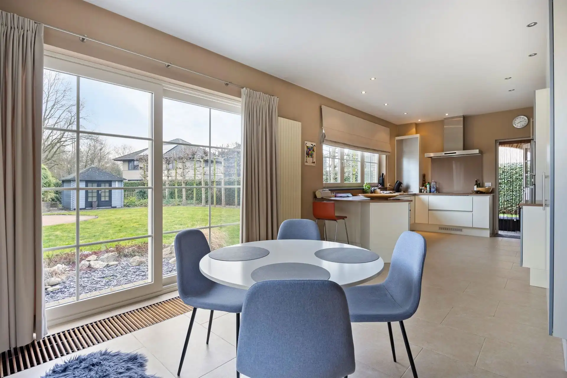 Prachige villa in doodlopende wijk foto 11