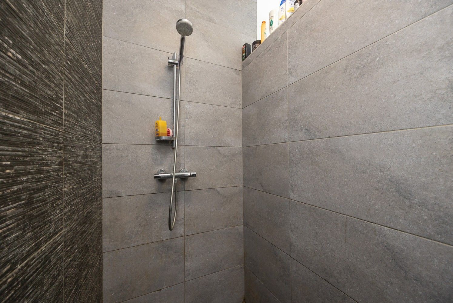 Vergund studentengebouw op een uitstekende AAA locatie, tegenover de AP Hogeschool foto 21