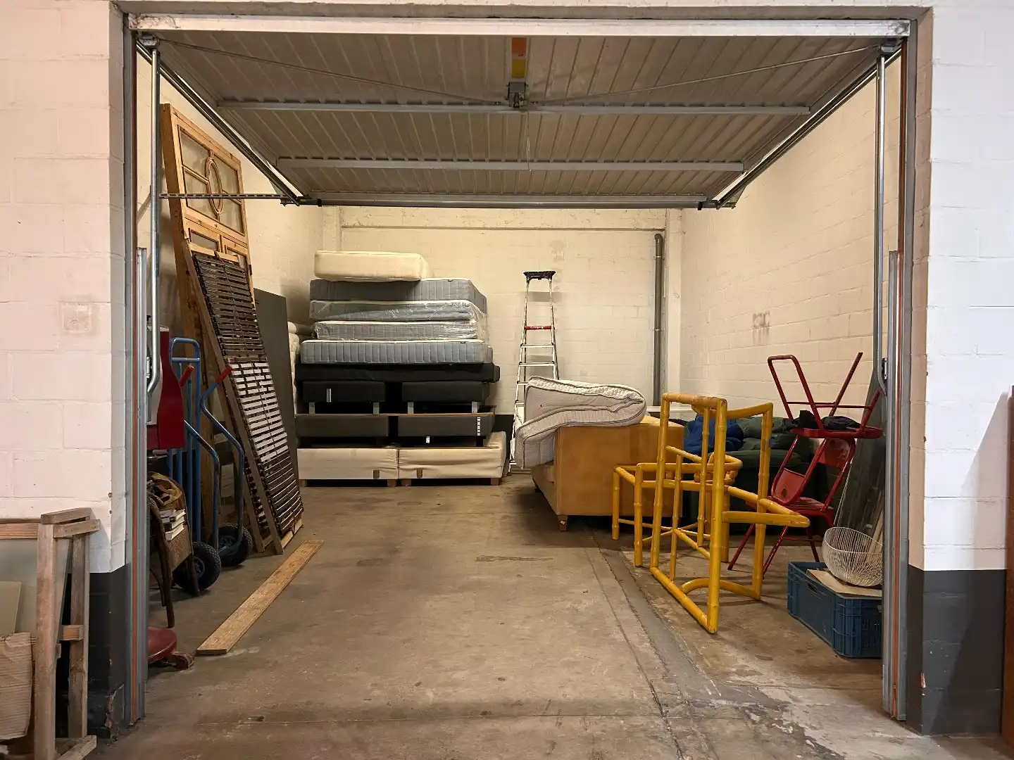 Ruime overdekte garagebox op centrale ligging  foto 3