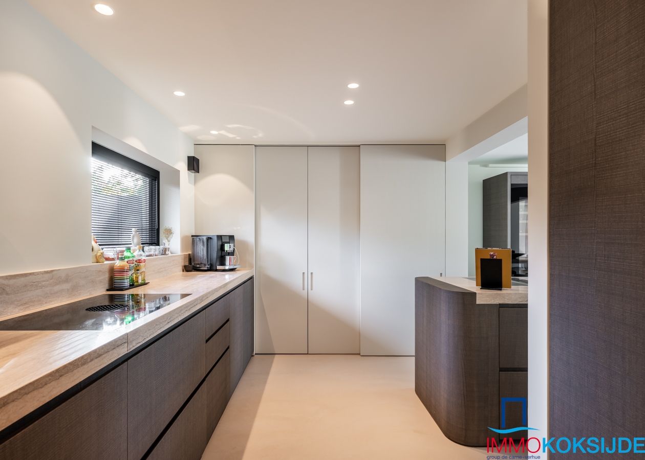 Luxueus gerenoveerde villa met 5 slaapkamers, residentieel gelegen op toplocatie in Sint-Idesbald. foto 6