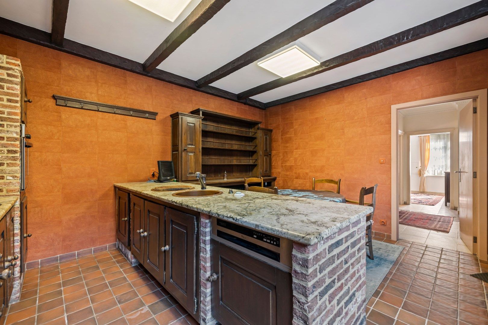 Residentiële, karaktervolle 5-slpk burgerwoning met dubbele garage foto 14