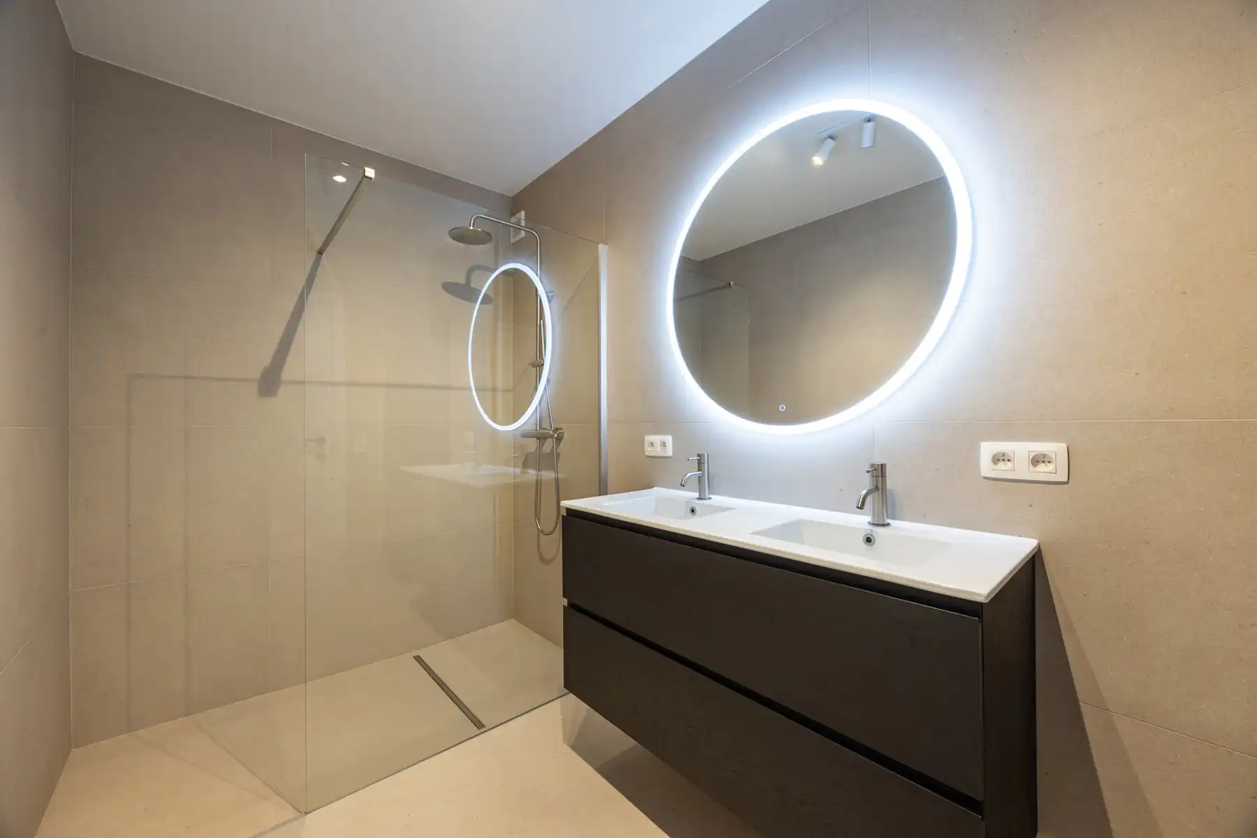 Gezellig 2slp-appartement aan de vaart in Schoten foto 6