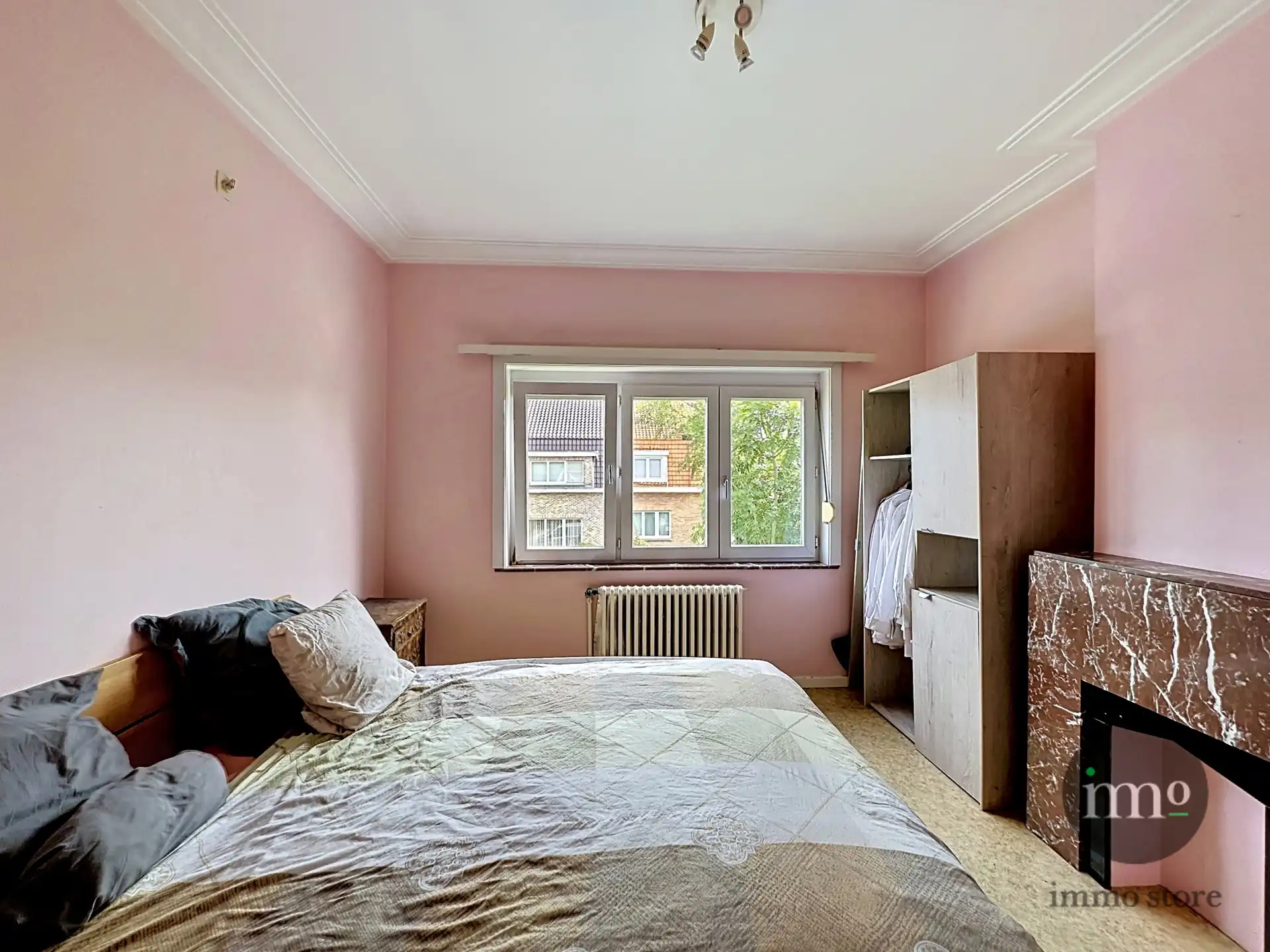 CHARMANTE driegevel woning met GEZELLIGE TUIN foto 14