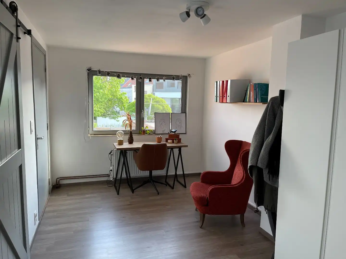 Instapklare 2 slpk-woning met tuin te Lisp foto 16