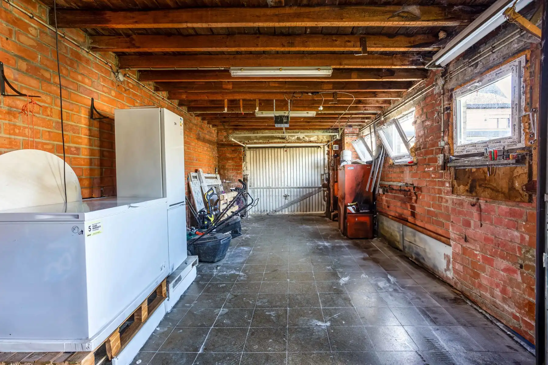 Instapklare HOB met 4 slaapkamers en tuin! foto 30