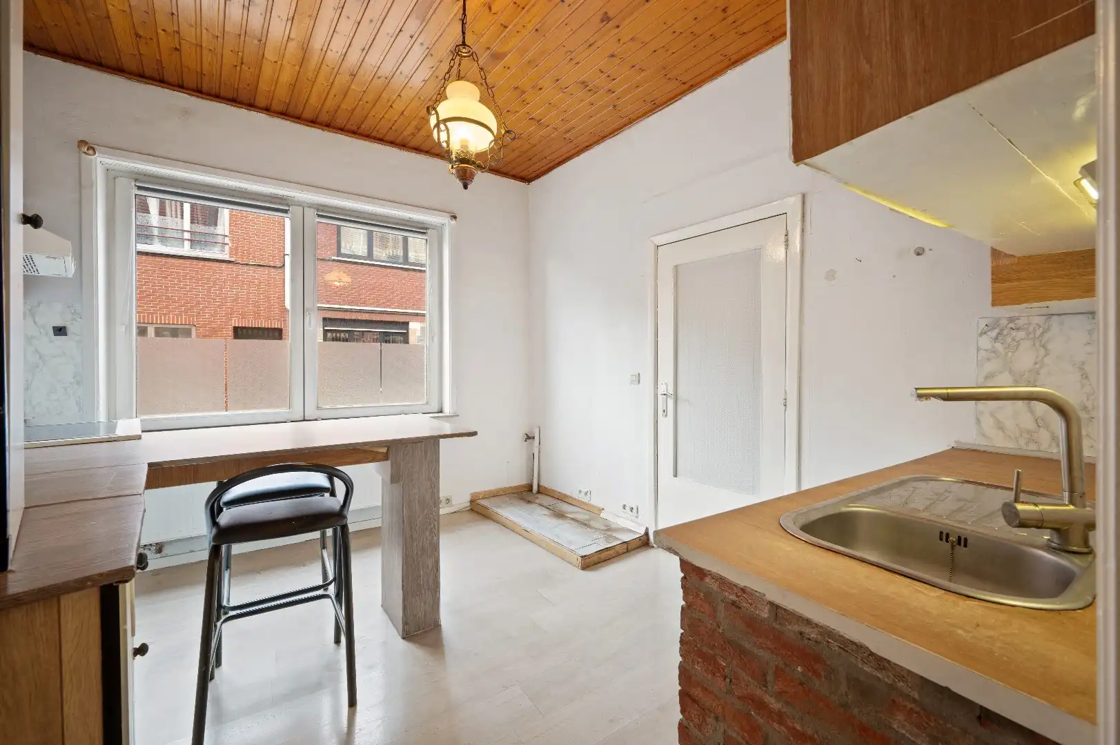 Te renoveren rijwoning te Tienen op wandelafstand van station foto 4