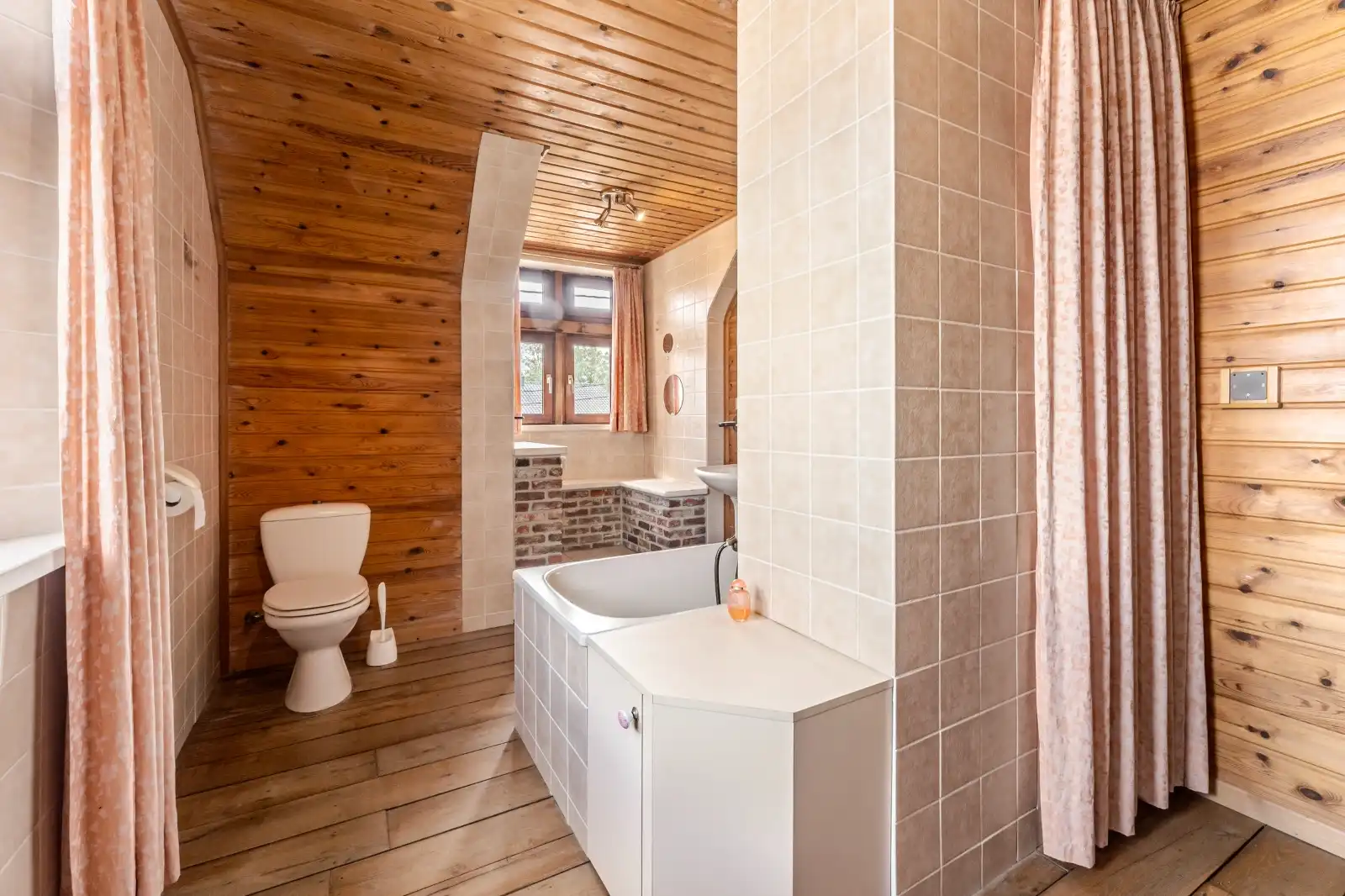 Karaktervolle halfopen woning op een riant perceel van 2.144 m² in Sint-Eloois Winkel! foto 17
