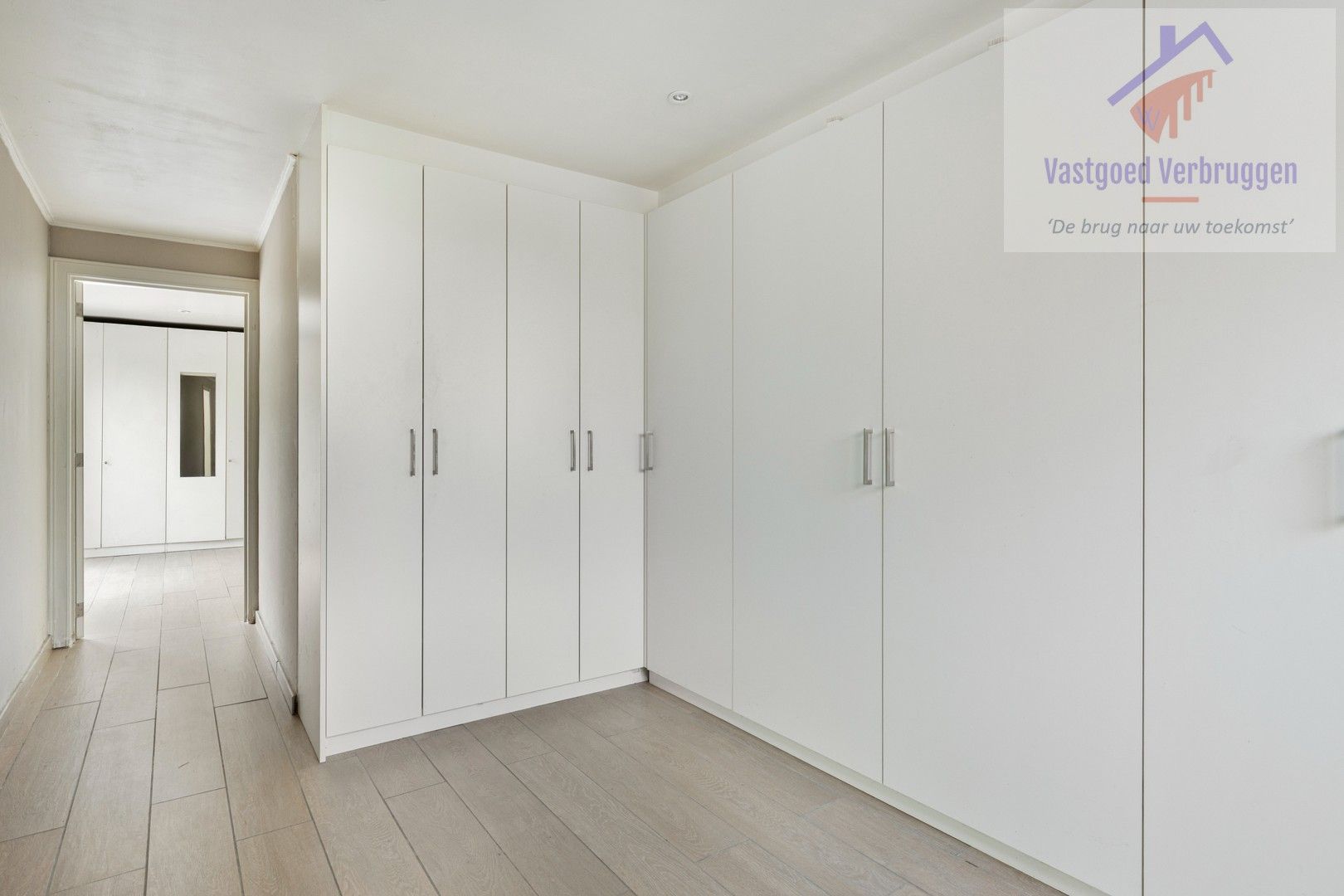 Ruime bungalow met 3 slaapkamers op bijna 20 are grond foto 10