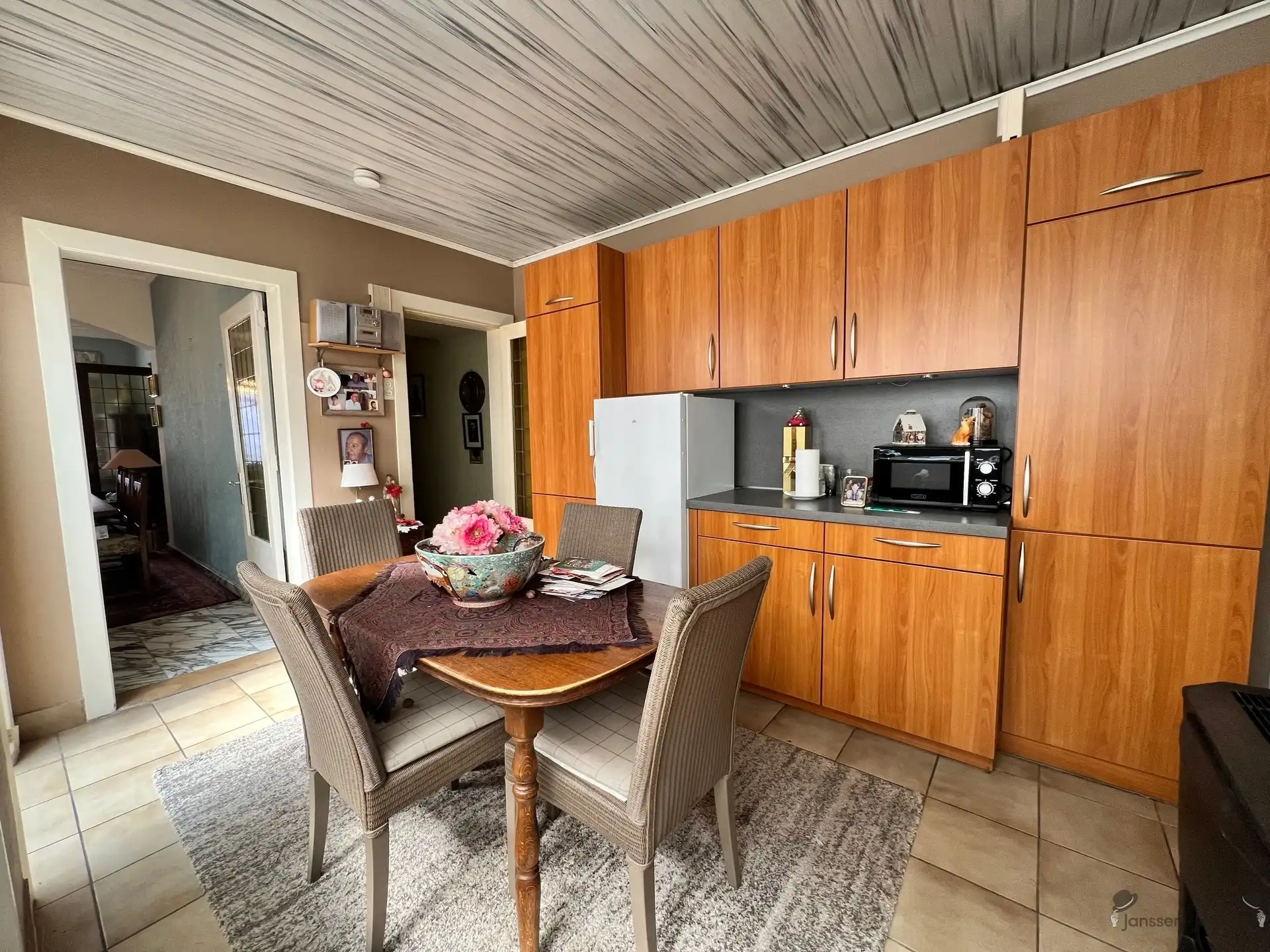 centrumwoning met veel ruimte en garage. foto 16