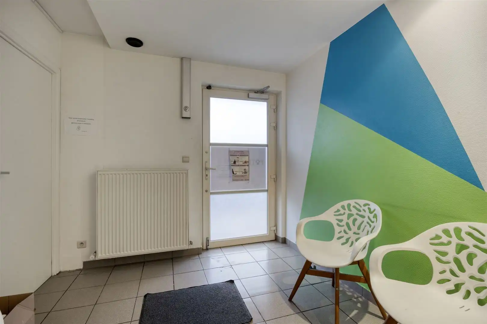 TE HUUR: Polyvalente handelsruimte te Houthalen-Oost!  foto 3