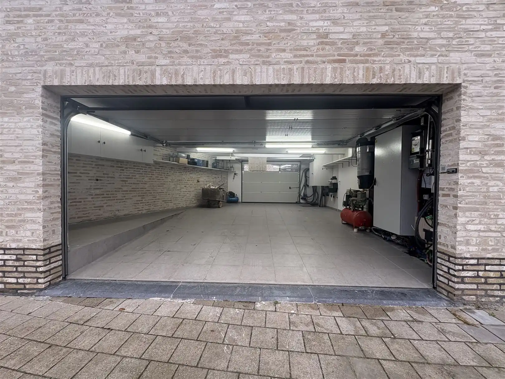 Woning te huur met luxe en elegante afwerking! foto 20