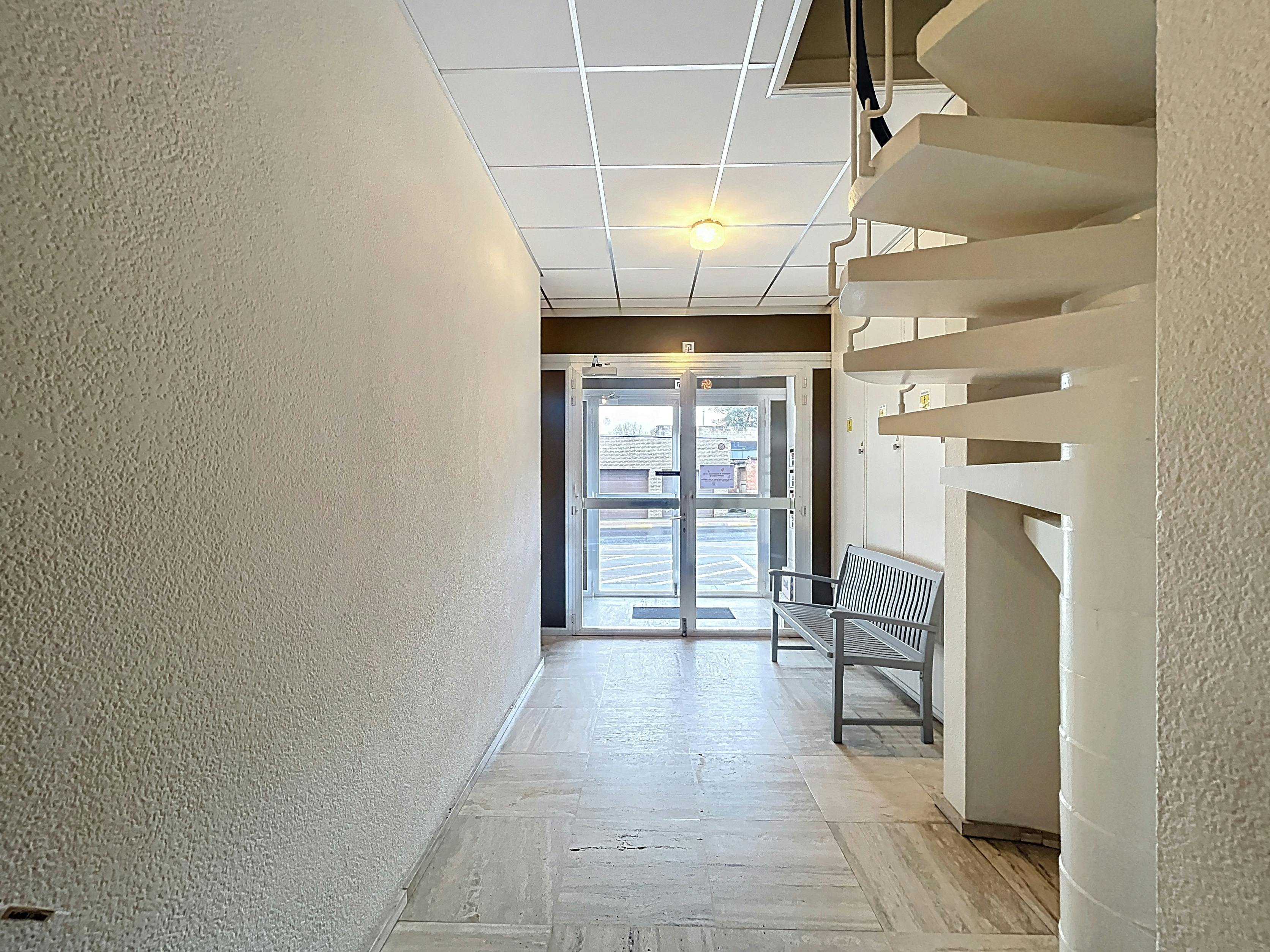 Appartement met 2 slaapkamers en garage te koop in Waarschoot foto 16