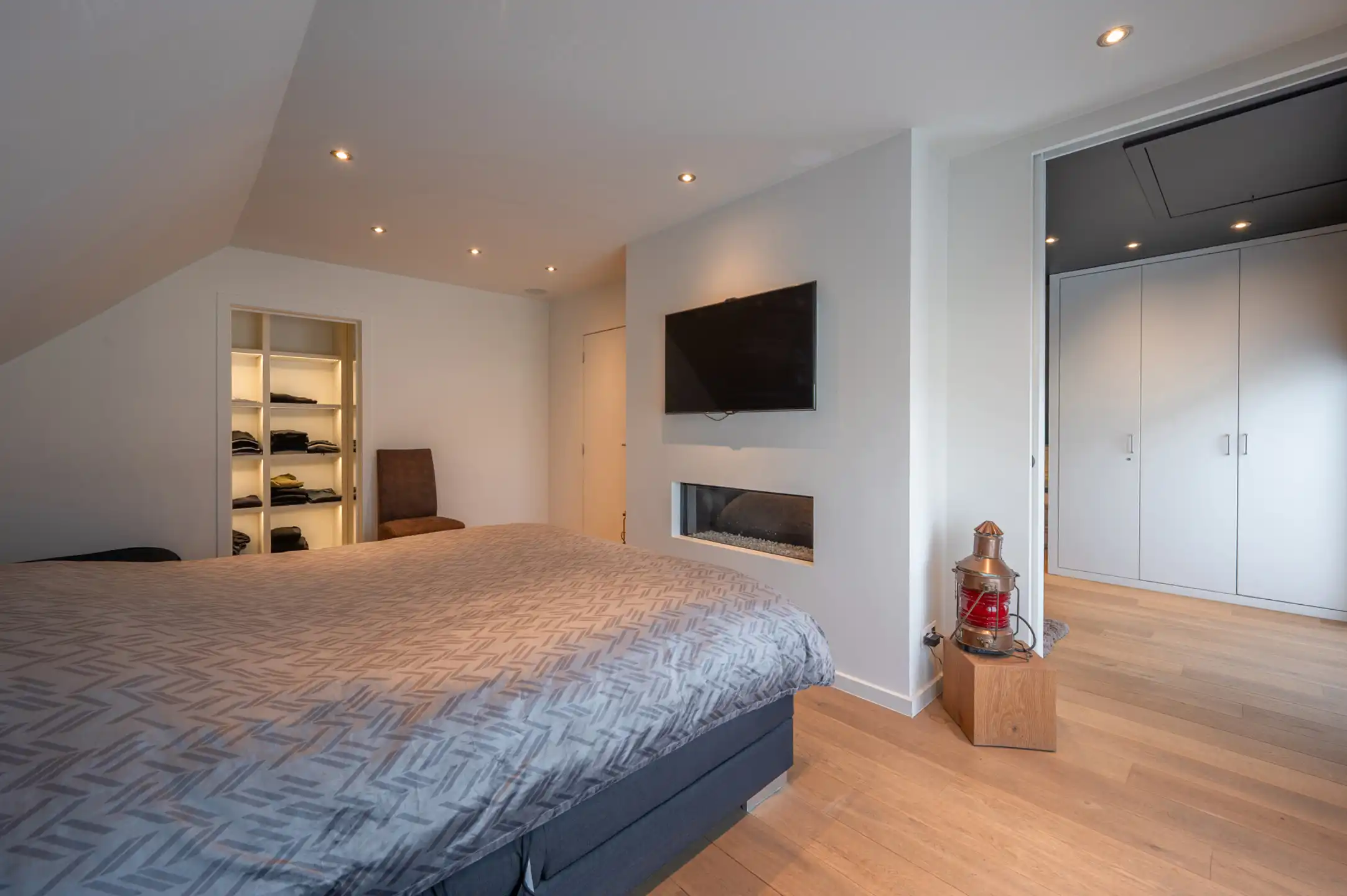 Tijdloze villa met buitenzwembad en exclusief poolhouse foto 19