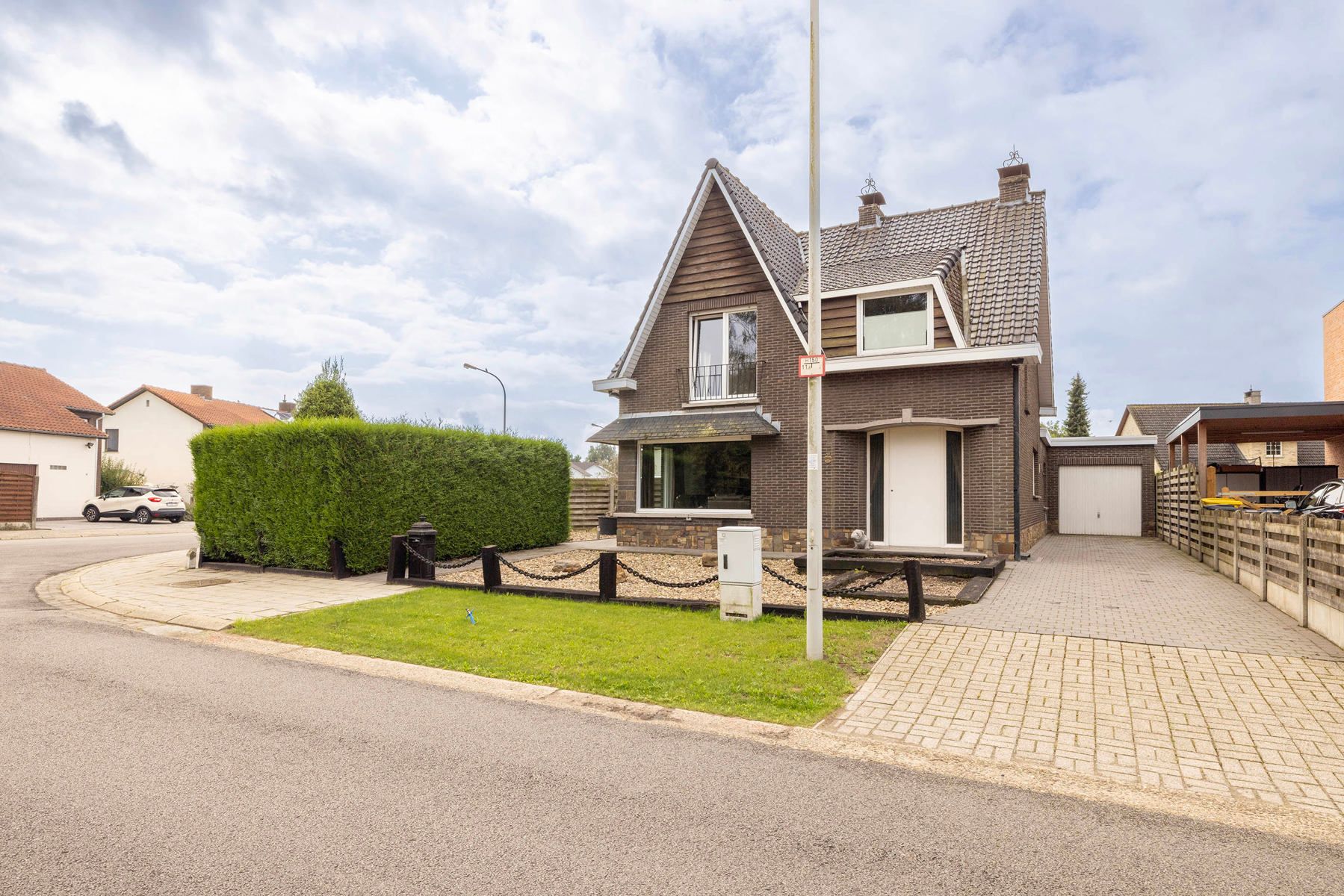 Charmante open woning met 3slpk, tuin en garage foto 2