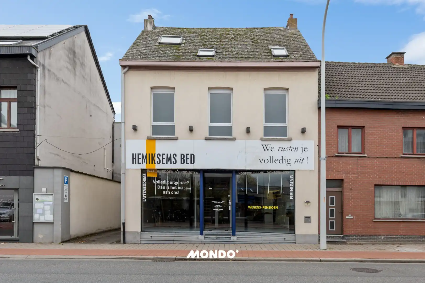 Hoofdfoto van de publicatie: Combinatie van handel en wonen in centraal gelegen pand