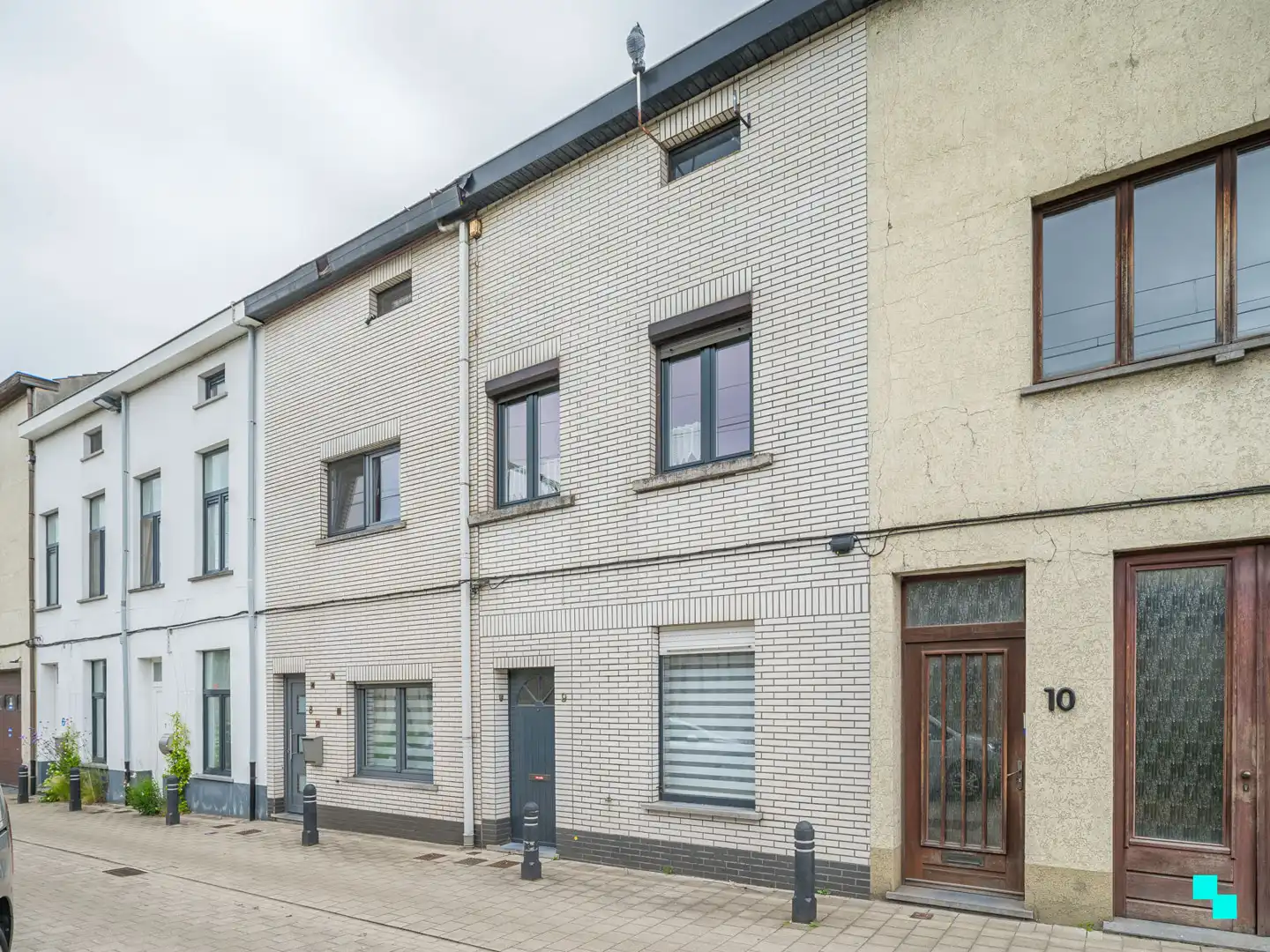 Hoofdfoto van de publicatie: Te renoveren rijwoning met vier slaapkamers te Ledeberg