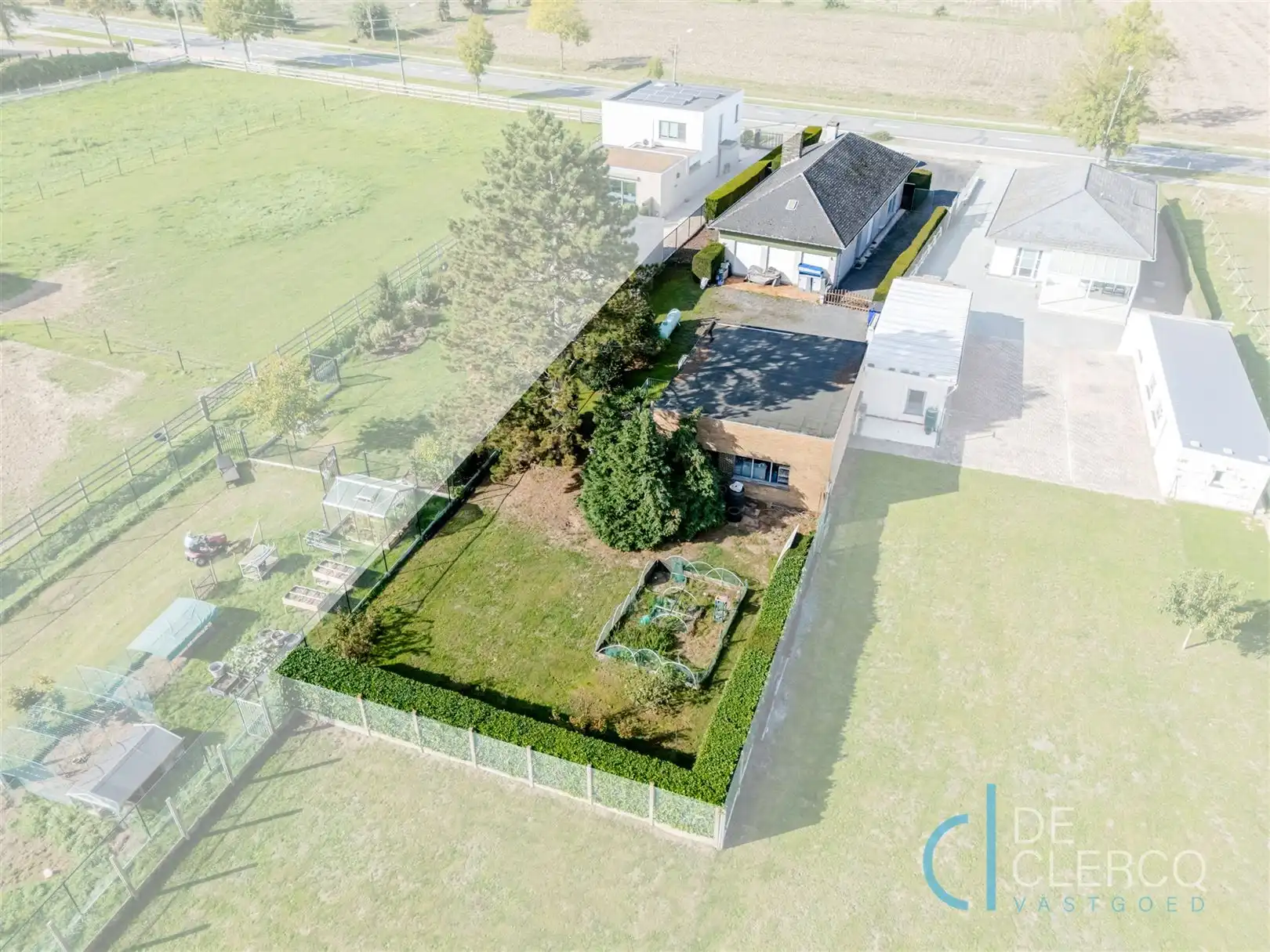 Bungalow met grote tuin en garage te koop in Laarne!  foto 16