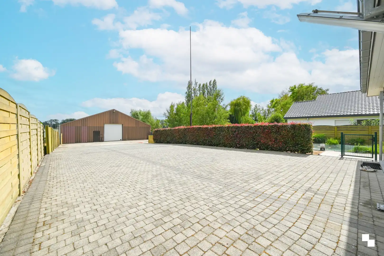 Woning met loods in Oostrozebeke foto 28