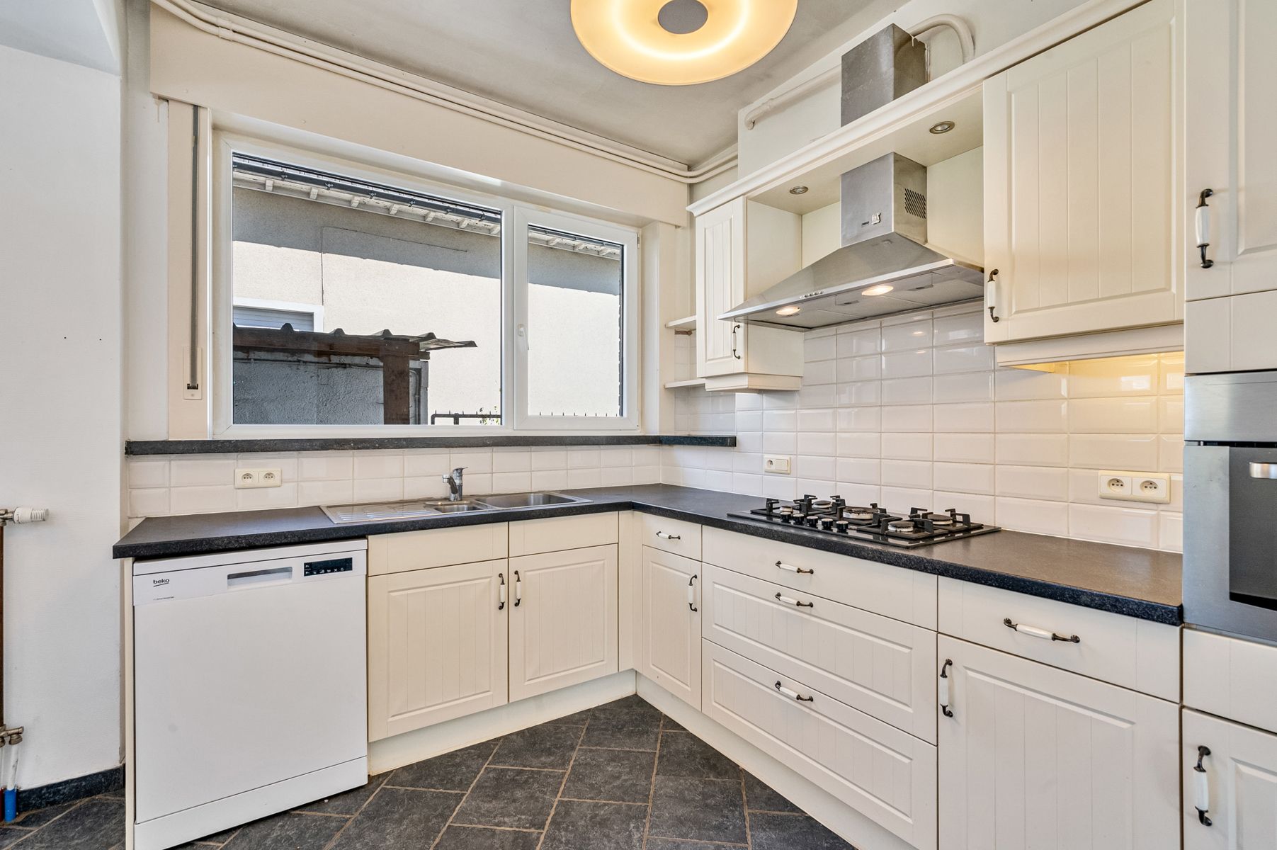 Gerenoveerde, karaktervolle villa met bouwgrond foto 12