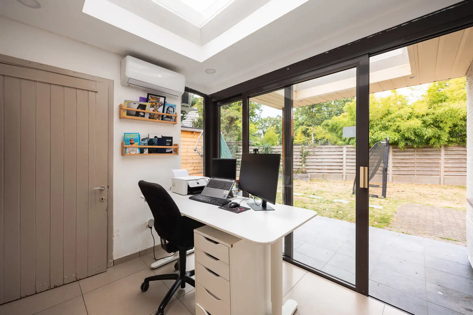Ruime woning met praktijkruimte op toplocatie foto 10