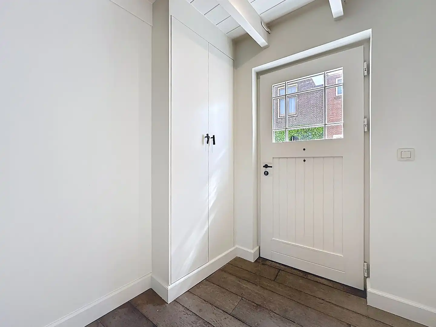 Sfeervolle en luxe tussenwoning in Zuidzande met vrij zicht over de velden foto 18