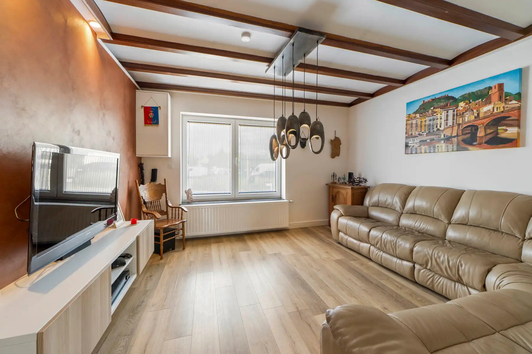 Stijlvolle, instapklare woning met moderne afwerking en gezellige tuin in Genk foto 8