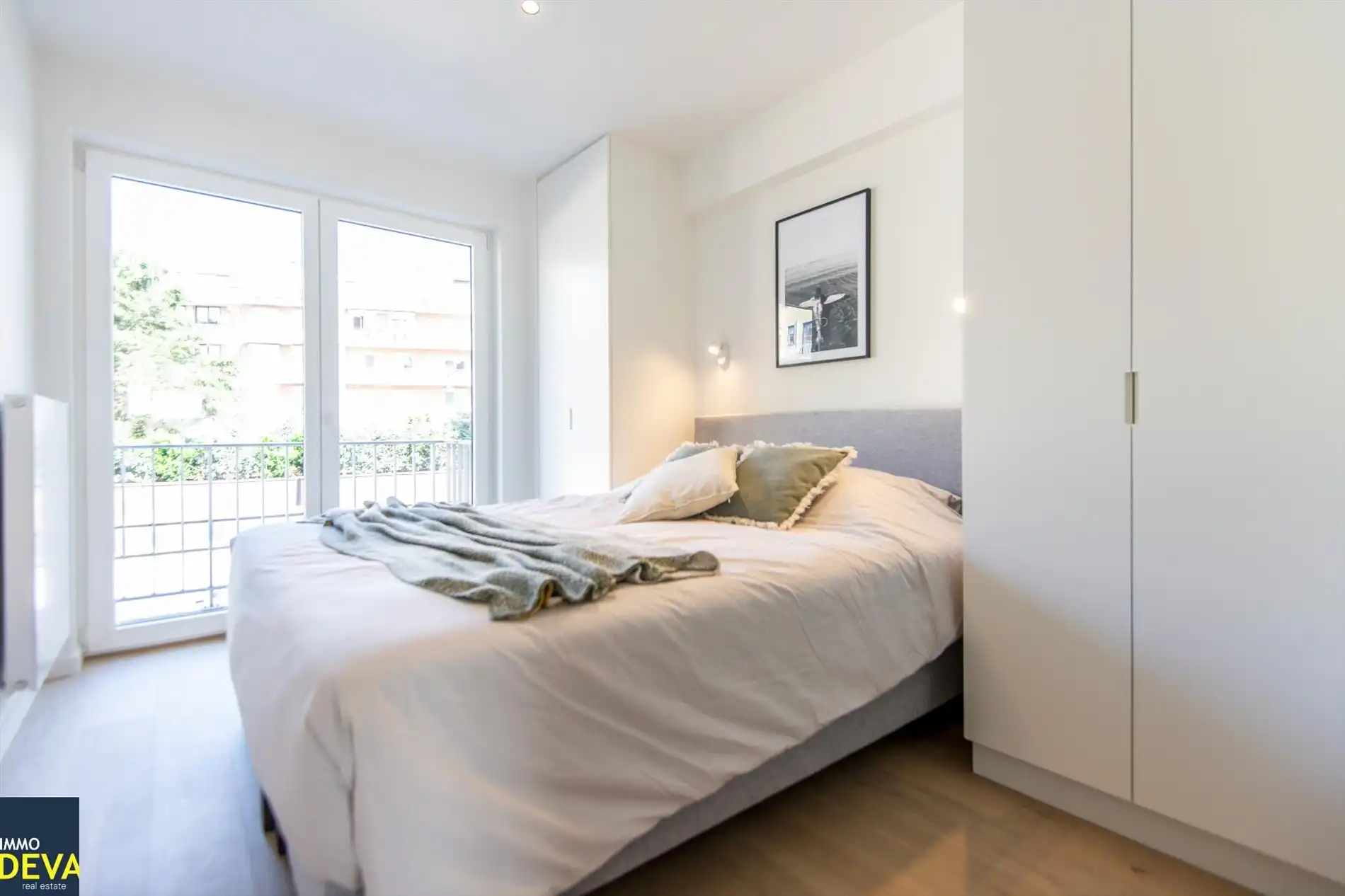 Luxueus gerenoveerd appartement met 2 zonnige terrassen en open zicht gelegen op de Dumortierlaan. foto 12