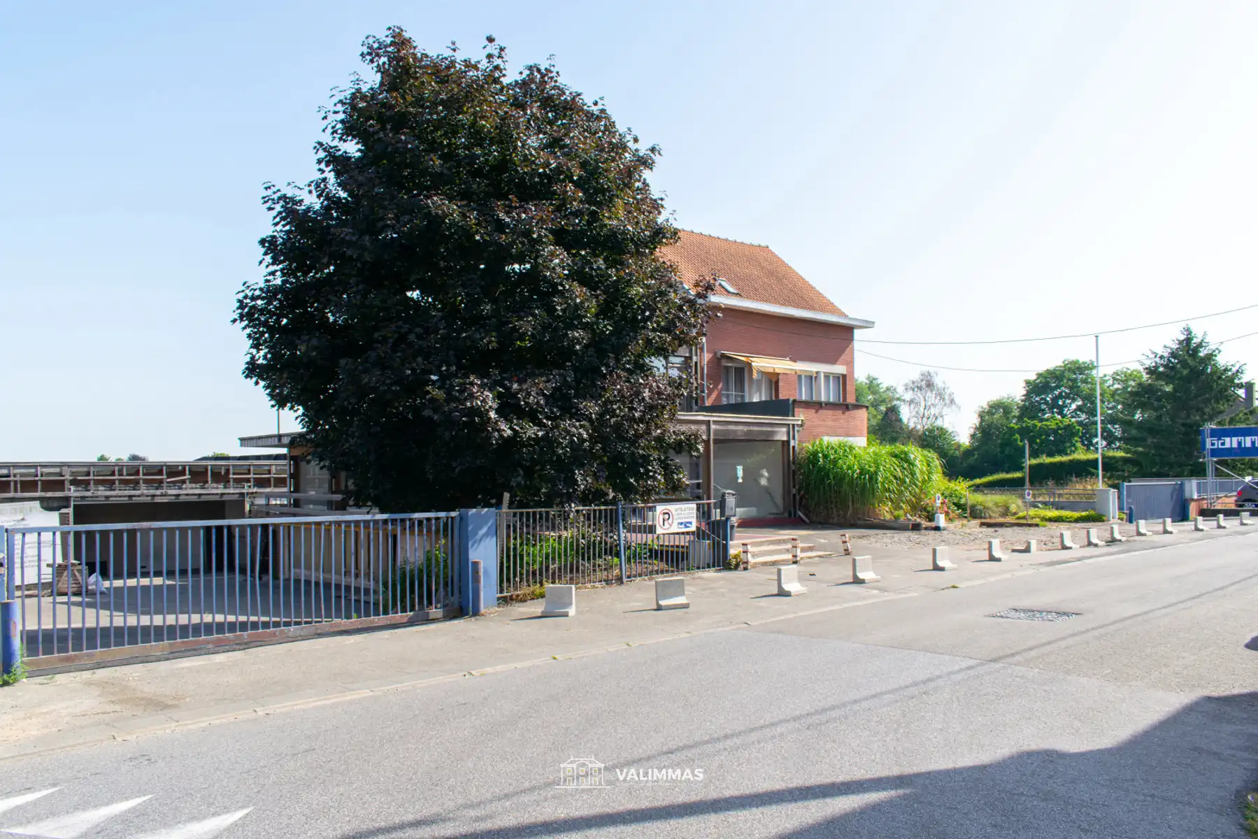 Handelsruimte/opslagplaats met parking (voormalige Gamma) foto 2