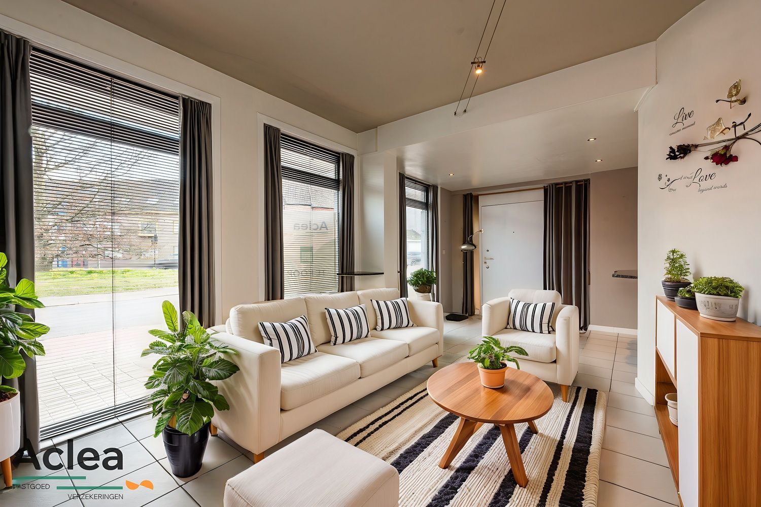 Hoofdfoto van de publicatie: Centraal gelegen gelijkvloers hoekappartement