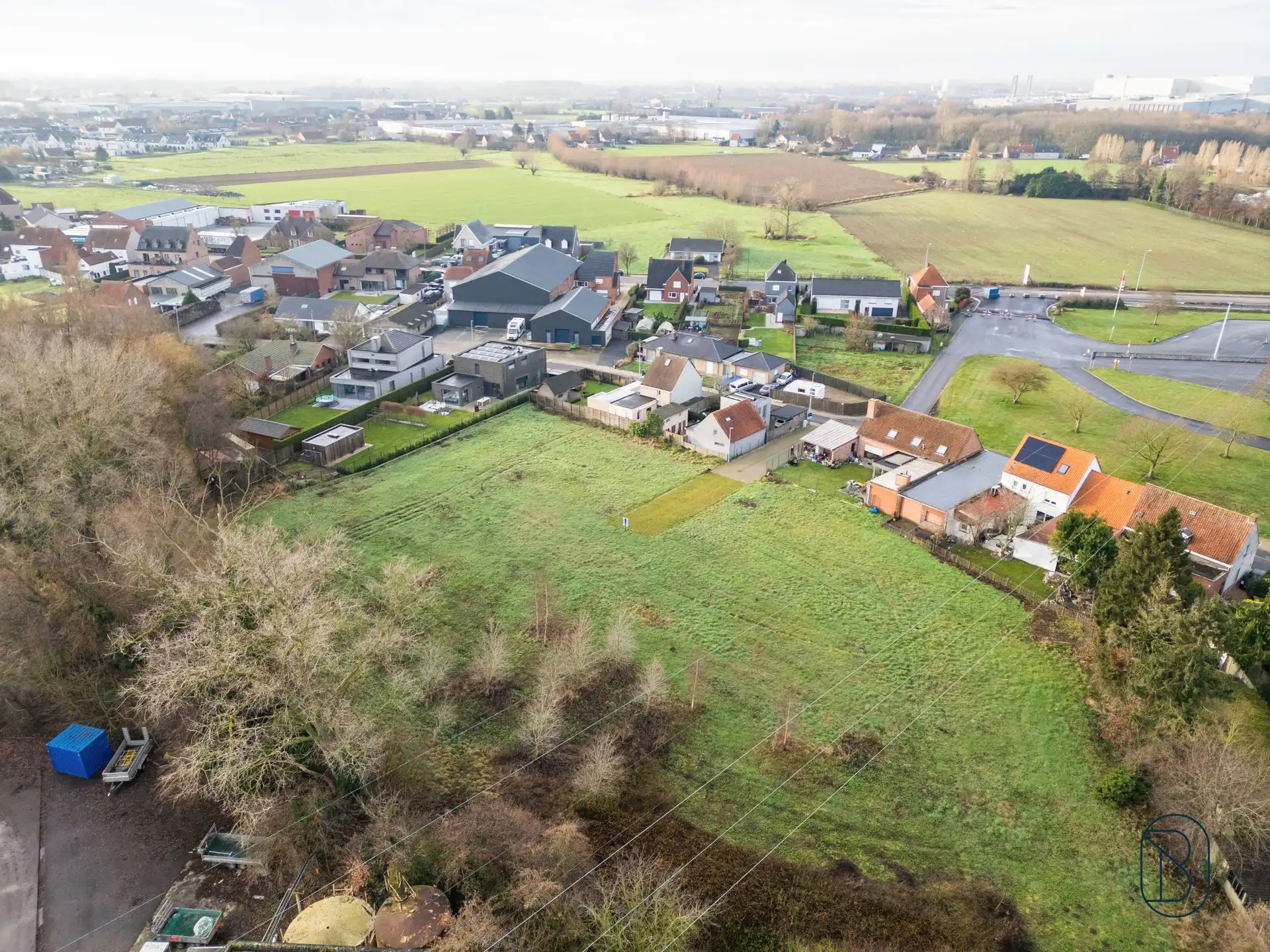 Discreet gelegen bouwgrond voor open bebouwing! foto 3