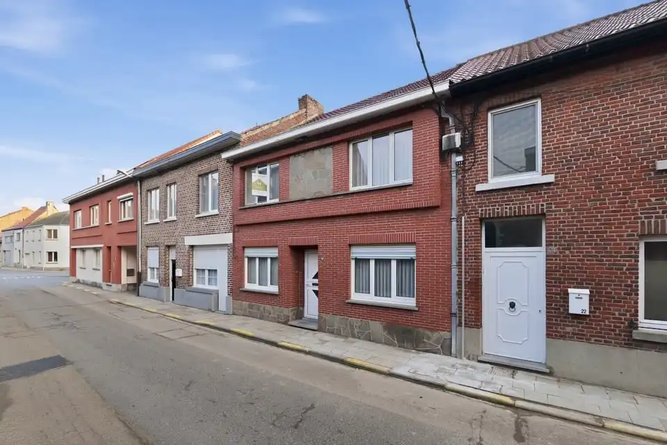 TE RENOVEREN GEZINSWONING MET POTENTIEEL EN TUIN IN HARTJE ZOUTLEEUW foto 2