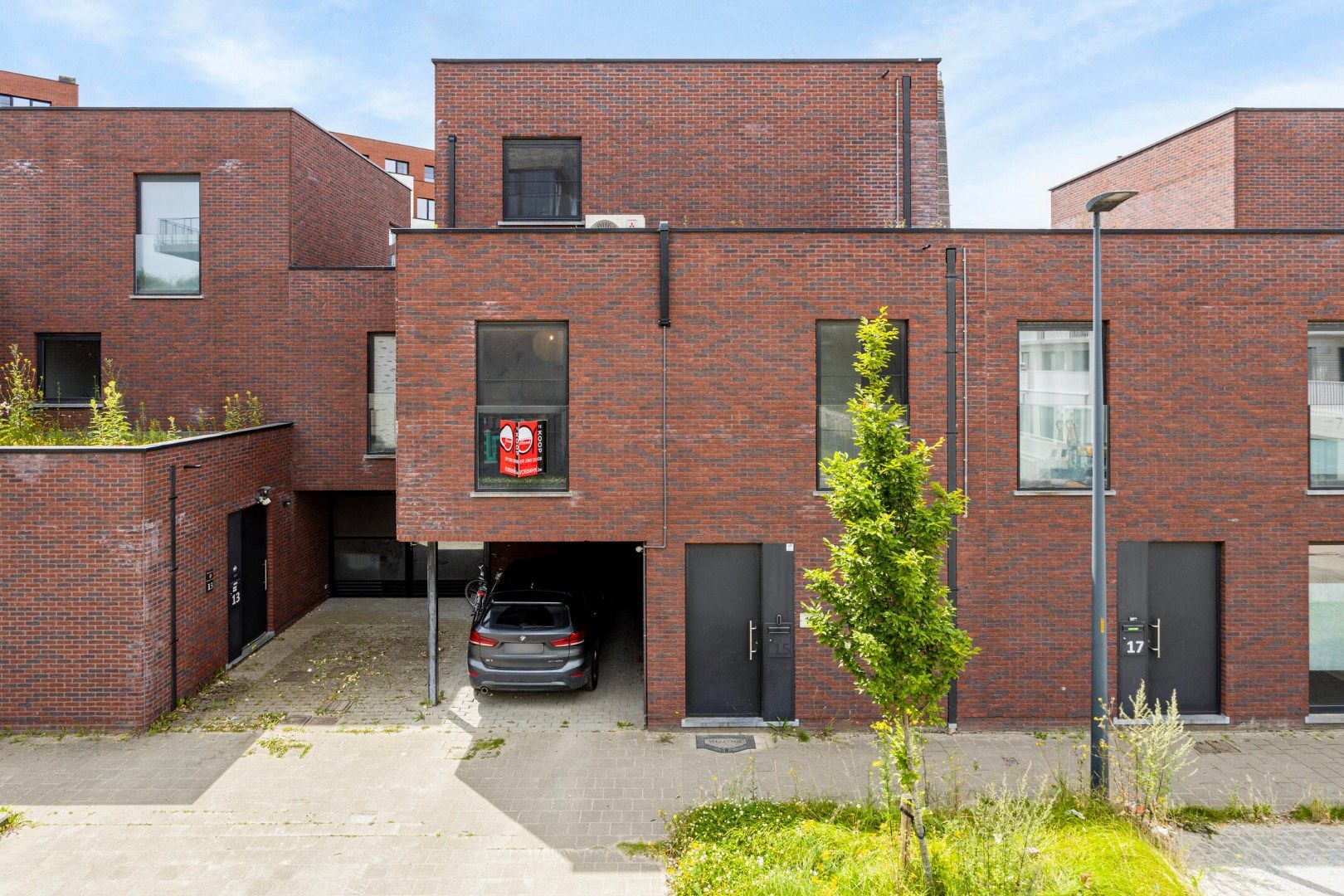 Halfopen bebouwing met vier slaapkamers en tuin in Gent foto 3