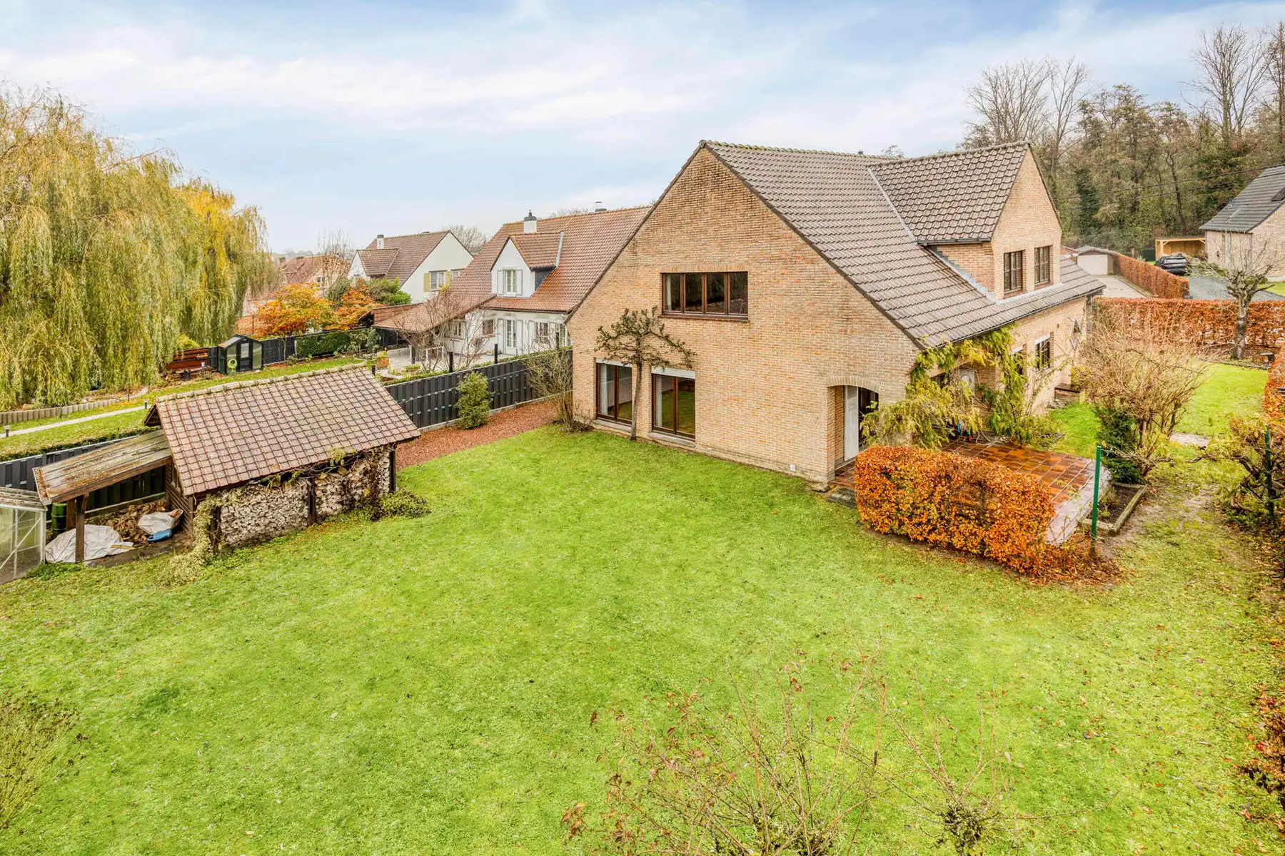 Karaktervolle villa op Toplocatie te Wambeek foto 2