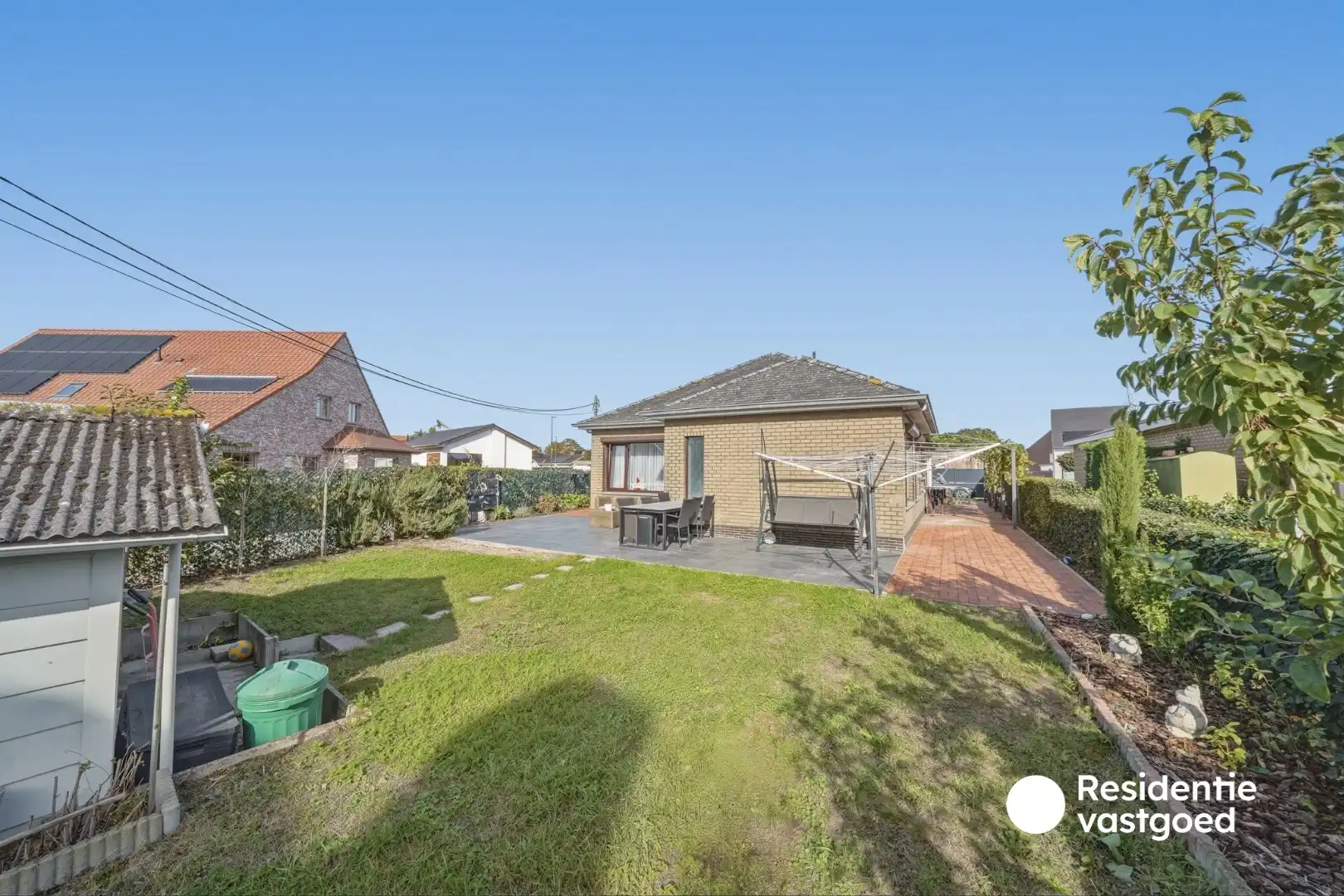 Bungalow met zongerichte tuin en 3 slaapkamers foto 19