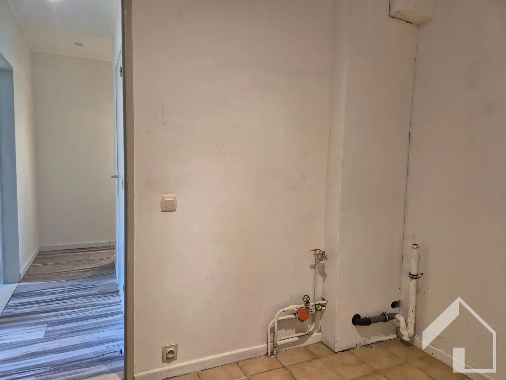 gelijkvloersappartement met 2 slaapkamers, tuin en garage foto 10