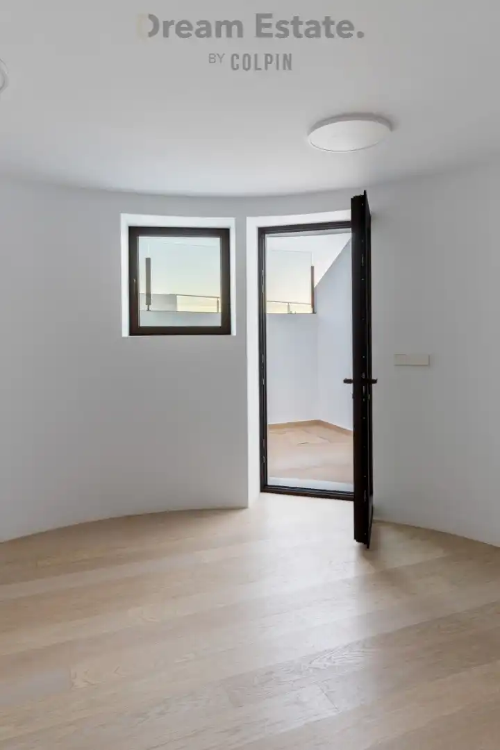 Eerste lijns villa foto 8