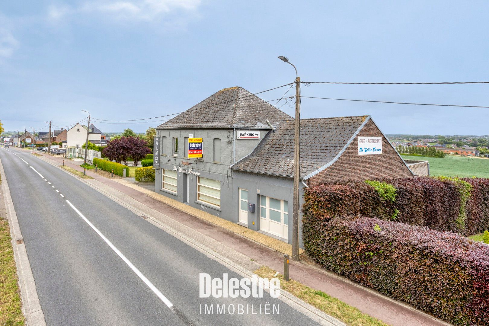 SOLIDE GEBOUW MET UITZONDERLIJKE OPP. 441 M2 foto {{pictureIndex}}