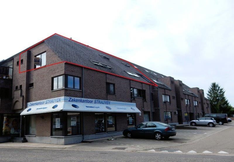 Zeer ruim en gerenoveerd appartement met 3 slpks en autostaanplaats foto 31