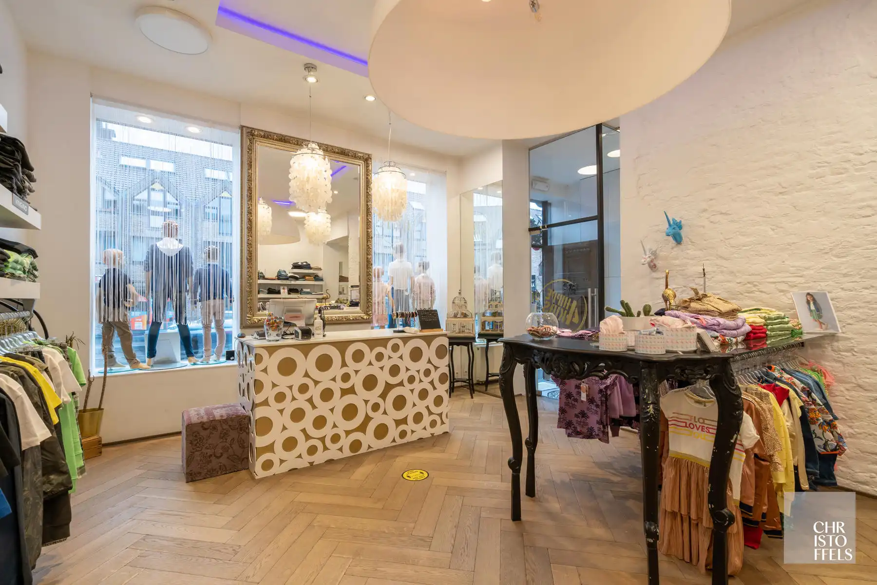 Herenhuis met commerciële ruimte (107m²) en woonst (200m²)! foto 11