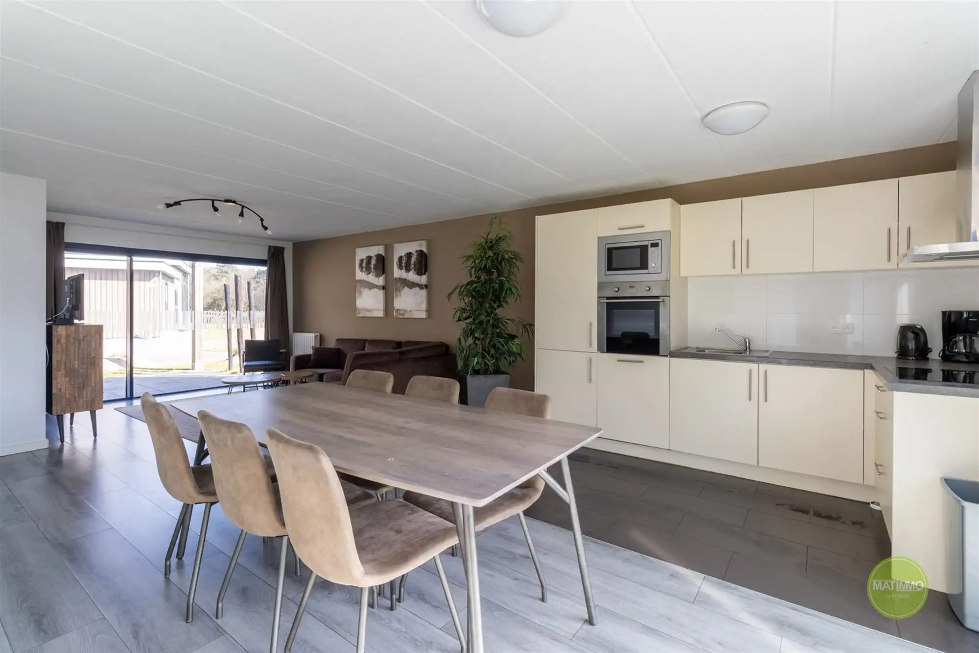 Moderne vakantiebungalow in EuroParcs Zilverstrand te Mol foto 6