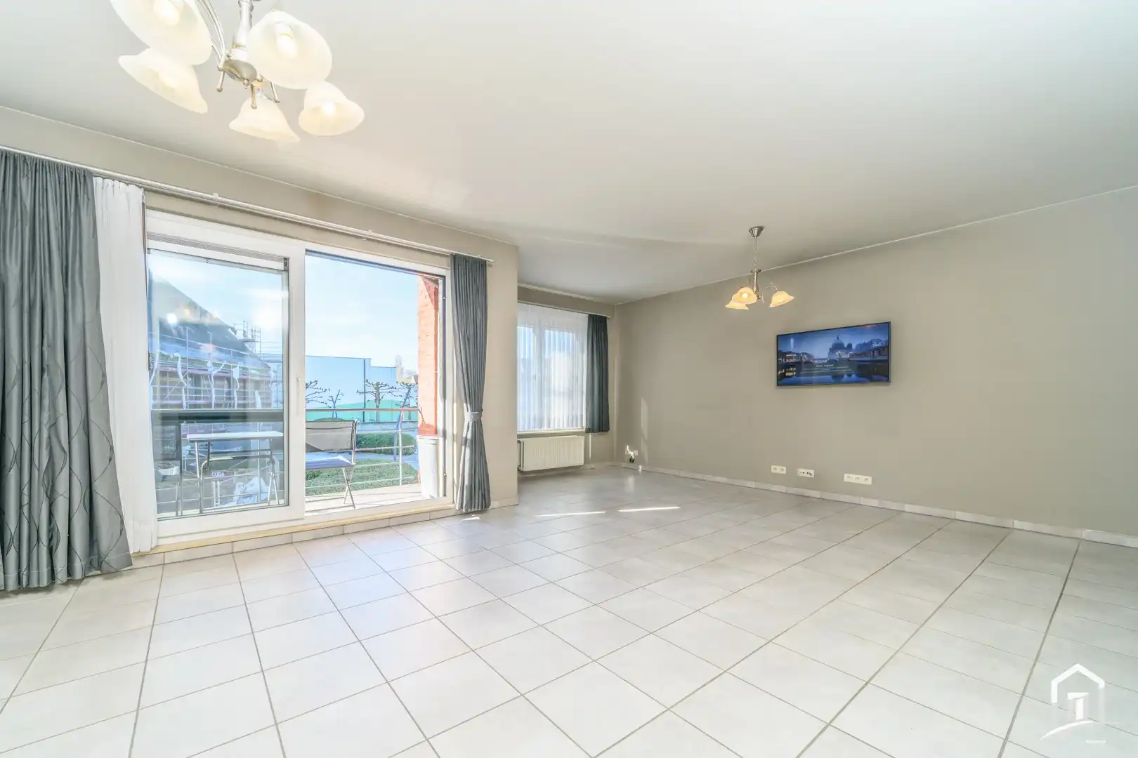 Centraal gelegen appartement te Nieuwerkerken foto 6