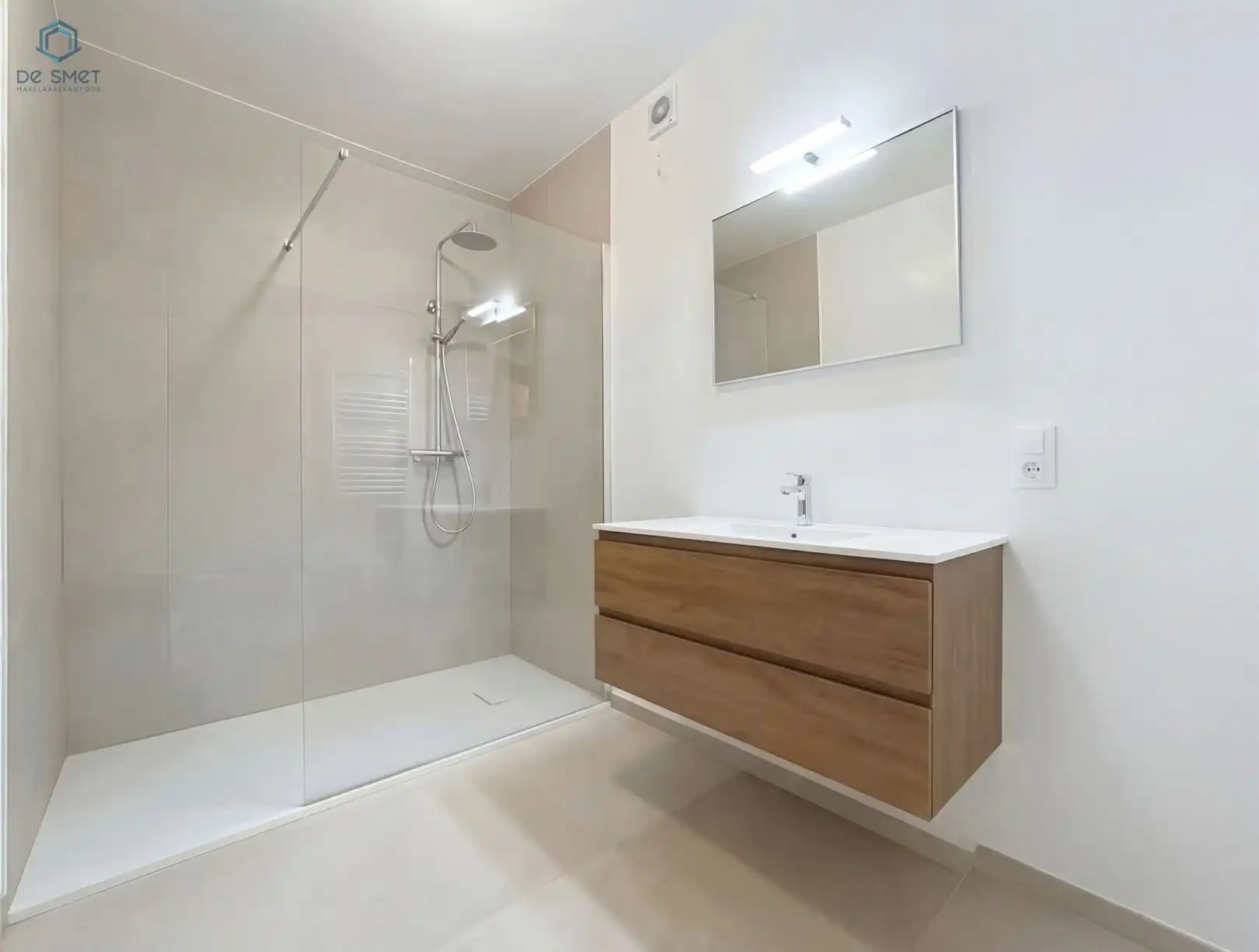 Ruim gelijkvloers appartement met tuin in Woubrechtegem foto 4