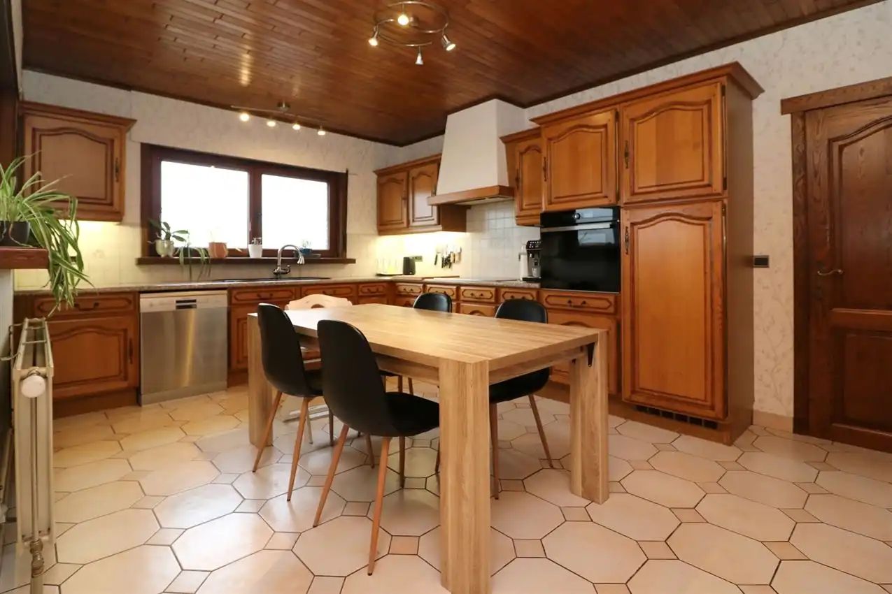 Villawoning met tuin op een goede locatie foto 10